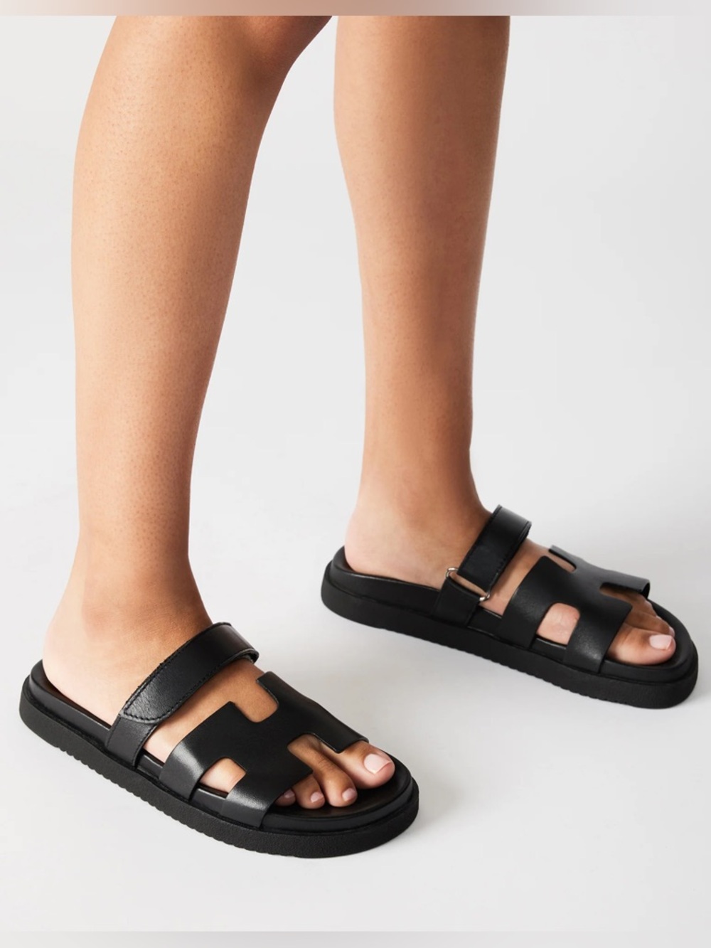 Worn Once Steve Madden Mayven Black Leather Sandals